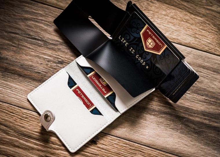 Skórzane etui z podajnikiem na karty i wizytówki, Peterson