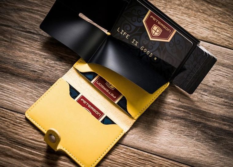 Skórzane etui z podajnikiem na karty i wizytówki, Peterson