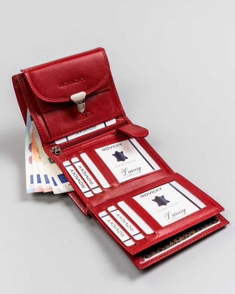 Skórzany portfel damski z ozdobnym zapięciem, Rovicky