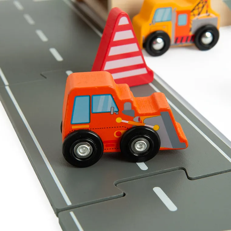 Smiki, Miasto, drewniany tor samochodowy