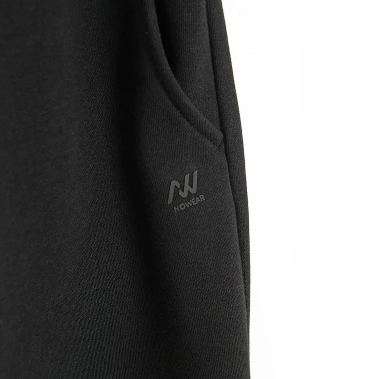 Spodnie dresowe z szeroką nogawką o kroju oversize NOWEAR