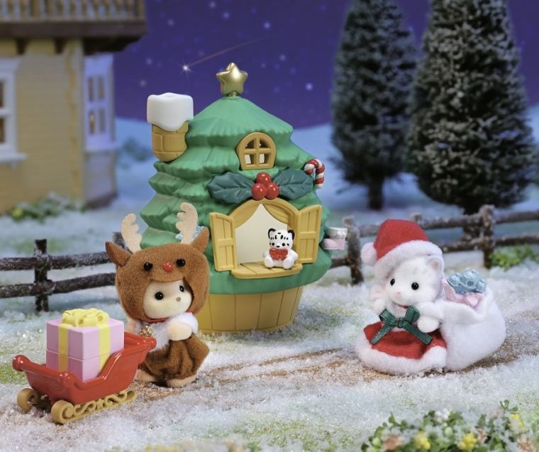 Sylvanian Families, Domek Drzewko Świętczne, zestaw z figurkami i akcesoriami, 5822
