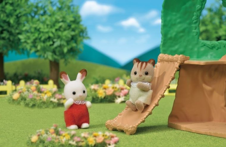 Sylvanian Families, przedszkolny domek na drzewie z figurką, 5318