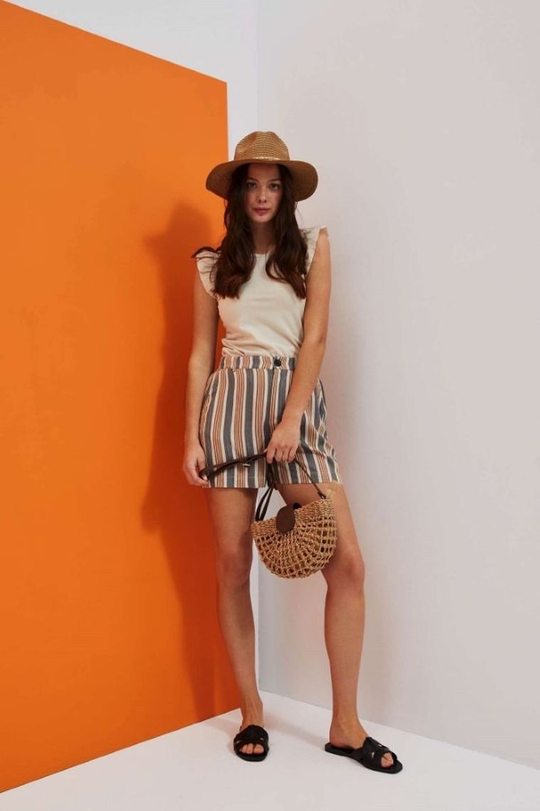 Szorty damskie, beżowe, Moodo