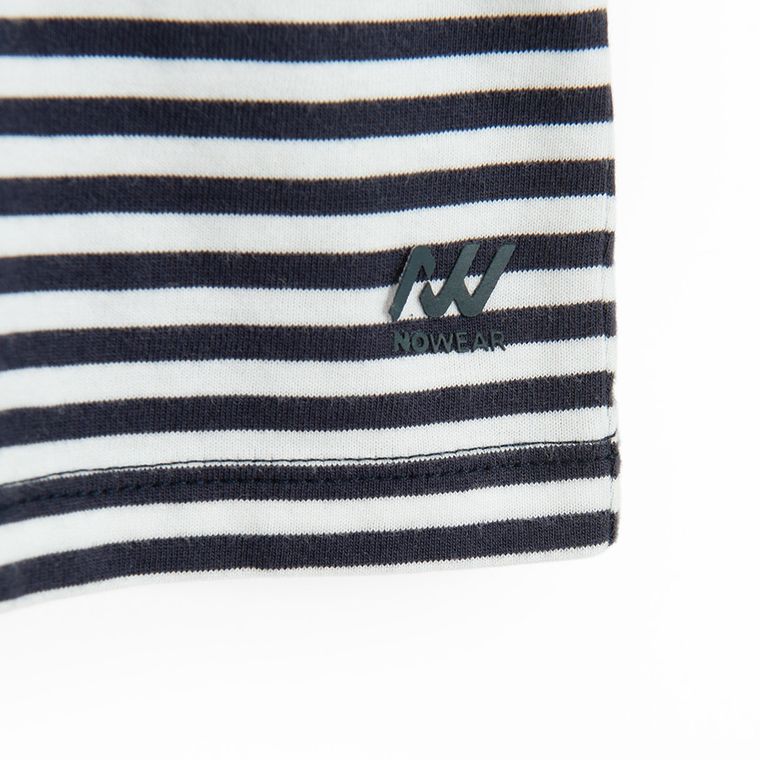 T-shirt z nadrukiem w paski o kroju crop NOWEAR