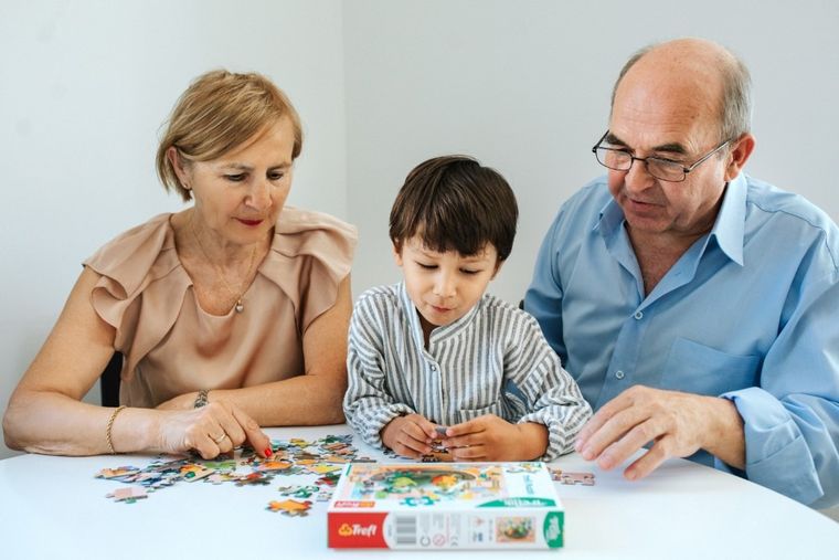 Trefl, Rodzina Treflików, Wspólne czytanie bajek, puzzle, 60 elementów