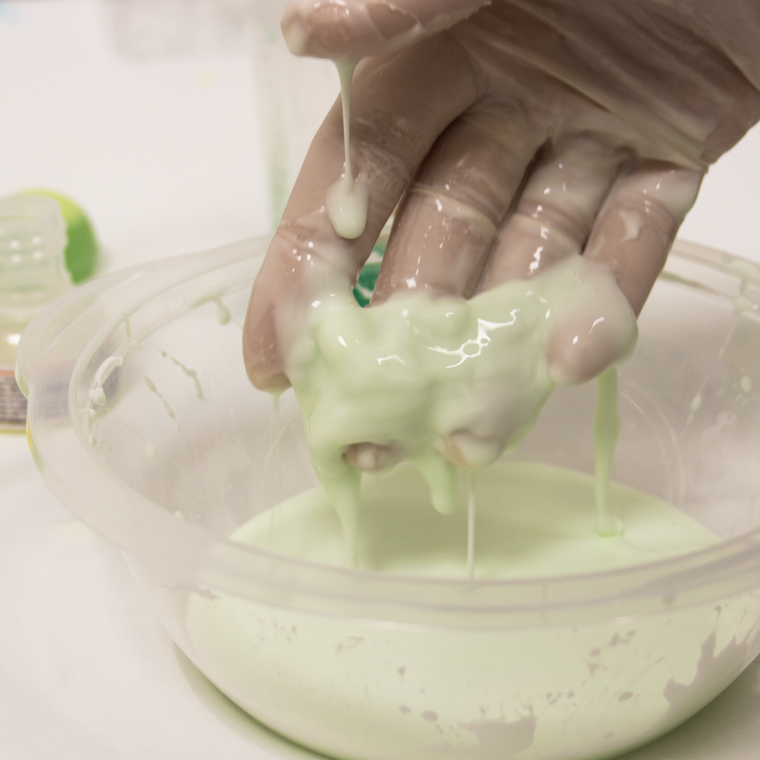 Trefl, Science4You, Fabryka świecących Glutożelków, zestaw L