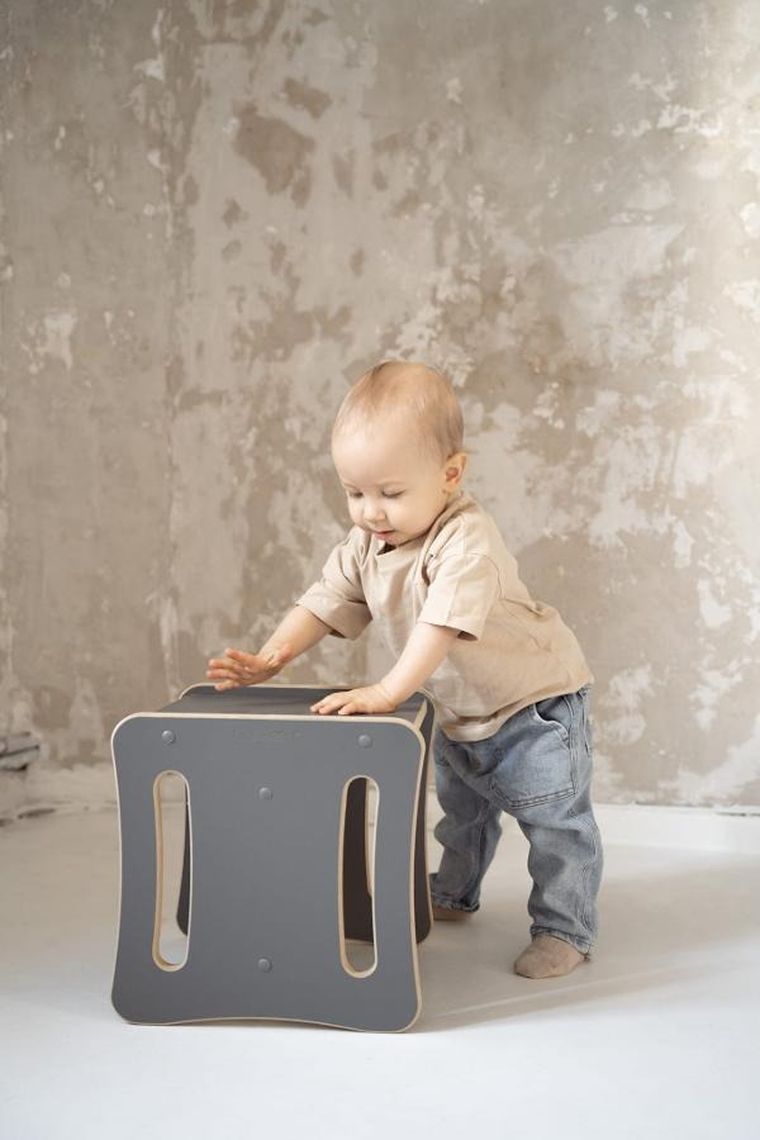 tupti.wood, Smally, 2w1: krzesełko, stolik, szare