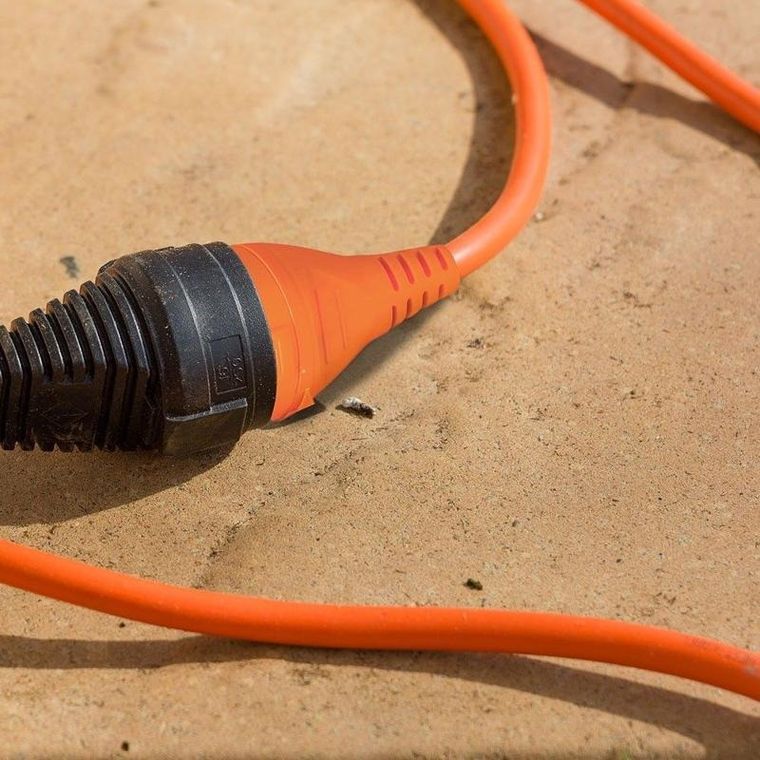 V-tac, przedłużacz ogrodowy z uchwytem do zwijania i klapką, 15m, 16A