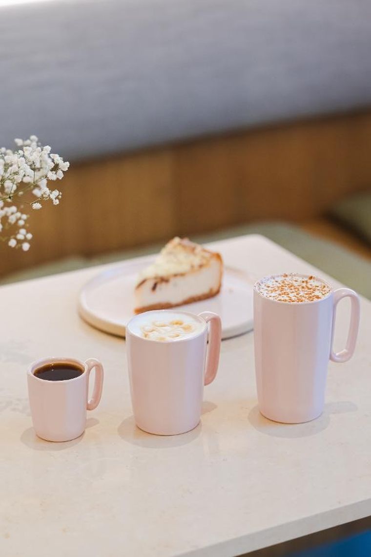 Vialli Design, dwa kubki ceramiczne z uszkiem, 250 ml, Fuori rożowe