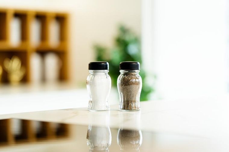 Vialli Design, słoiczki na przyprawy, Vilagio, 24 szt., kolor czarny