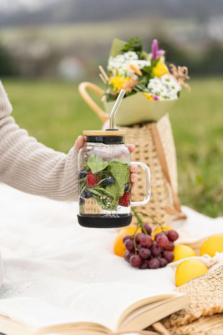 Vialli Design, słoik ze słomką, 600 ml, czarny Fuori