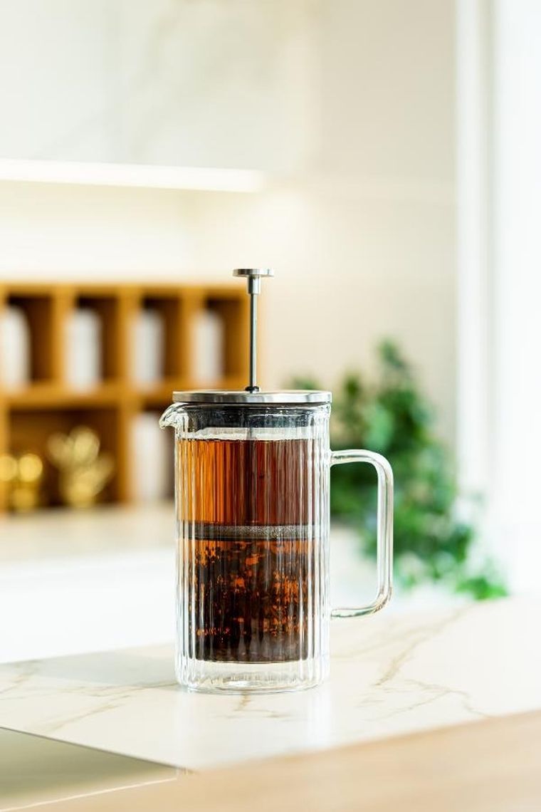 Vialli Design, zaparzacz do kawy i herbaty z podwójną ścianką, 1000 ml, Tulip srebrny mat