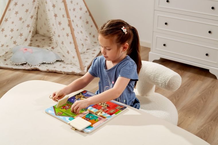 Viga, domek, tablica manipulacyjna