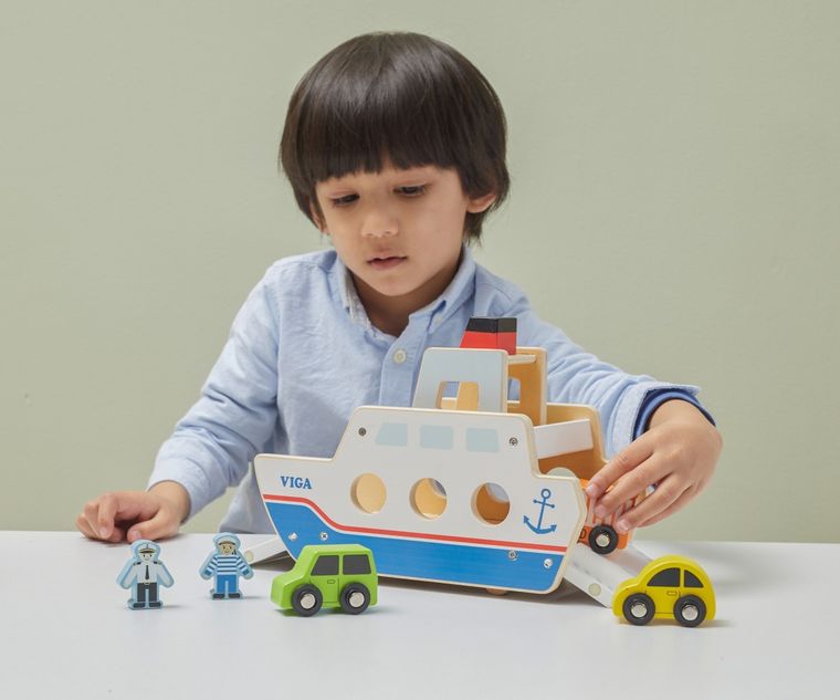 Viga, drewniany prom, transporter samochodowy