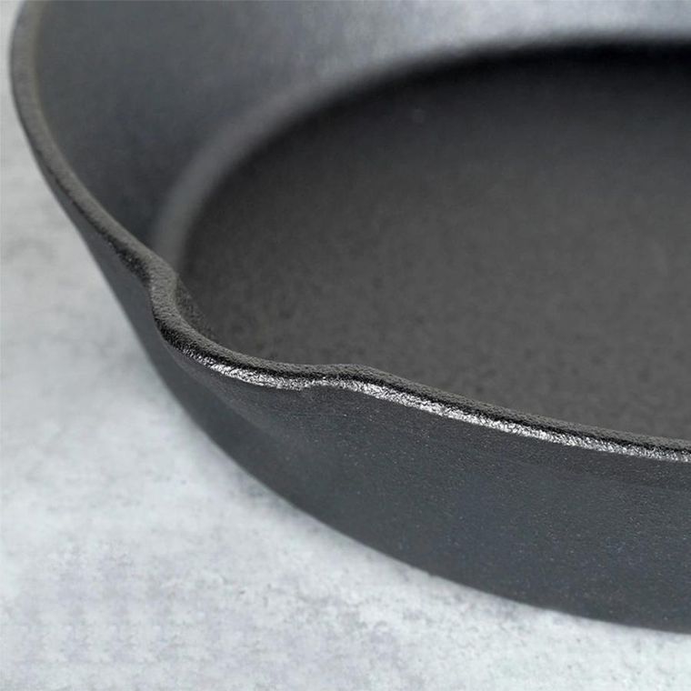 Vilde, Cast Line, patelnia żeliwna z silikonową nakładką, 20 cm