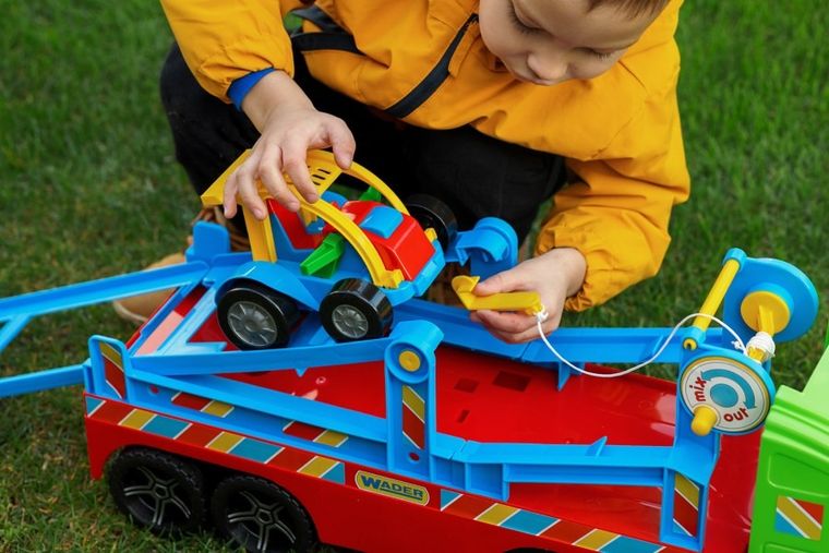 Wader, Magic Truck Basic, ciężarówka laweta z pojazdami buggy