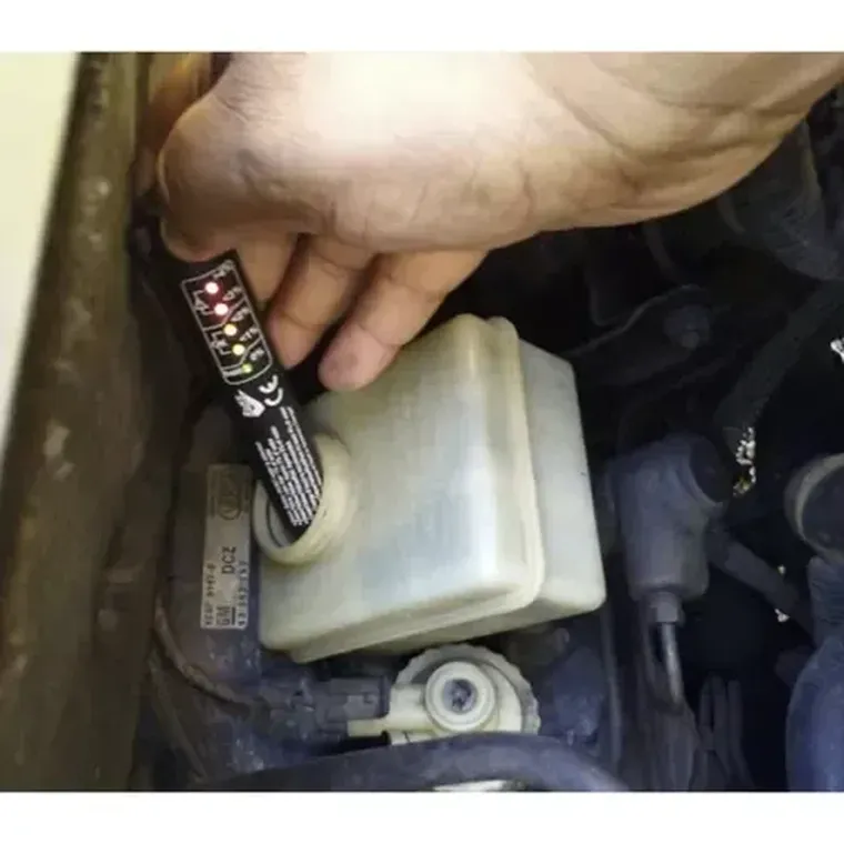 Xtrobb, tester płynu hamulcowego