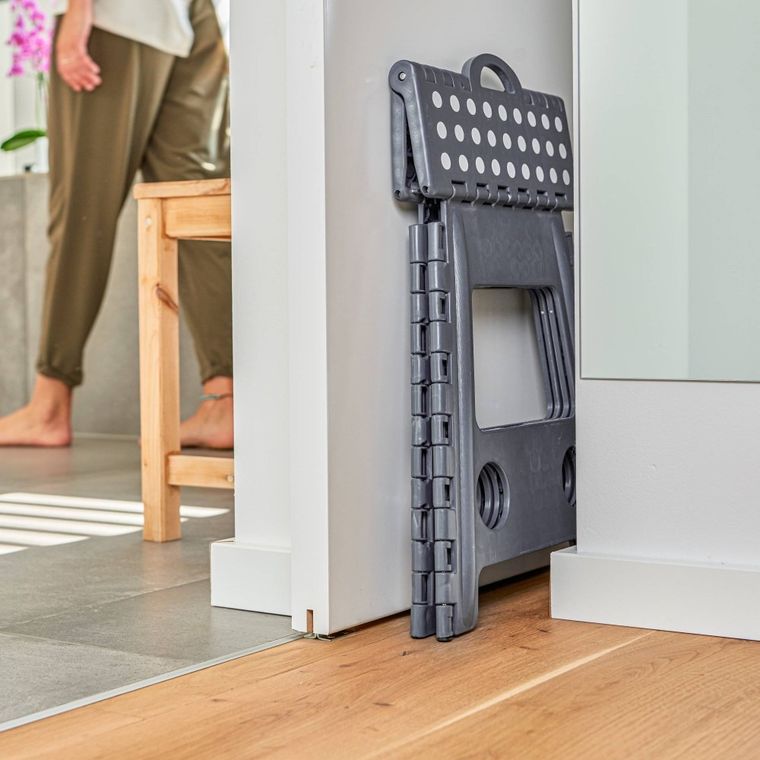 Zeller, składany stołek antypoślizgowy, 37-30-32 cm, ciemno-szary