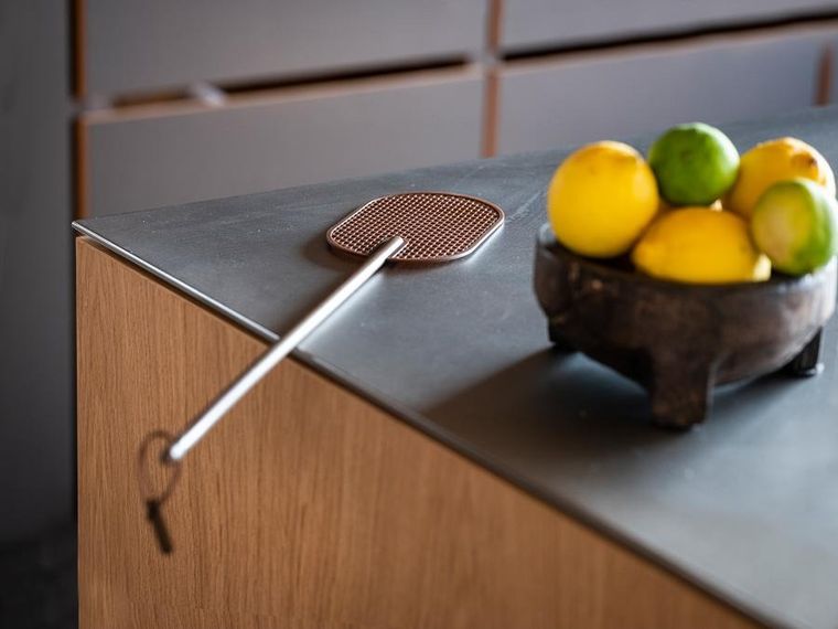 Zone Denmark, Singles, łapka na muchy, Black