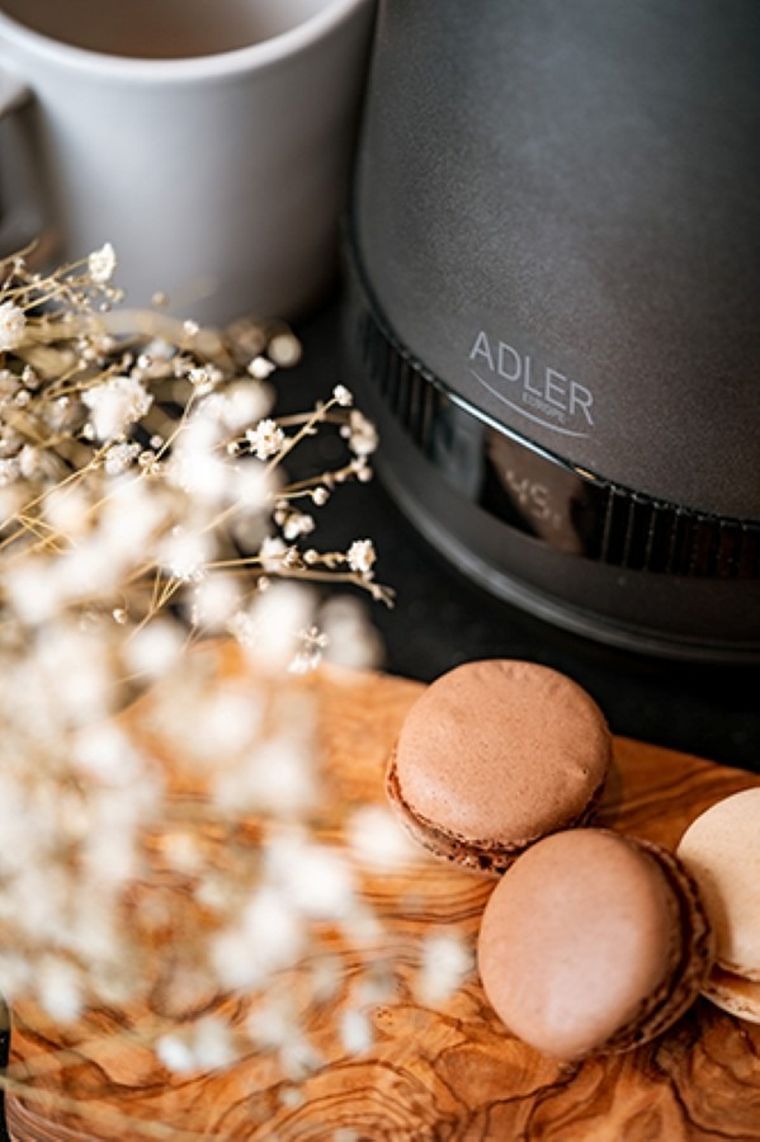 Adler, czajnik metalowy z LCD & regulacją temperatury, 1,7l