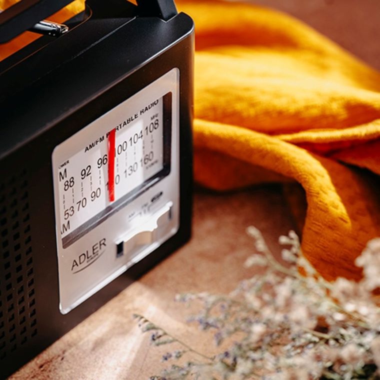 Adler, radio AM/FM, antena