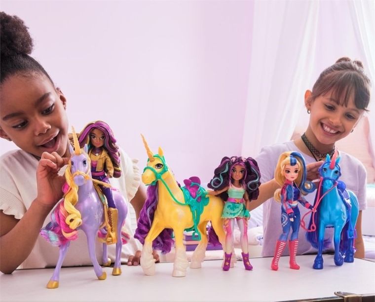 Akademia Jednorożców, Isabel, lalka modowa