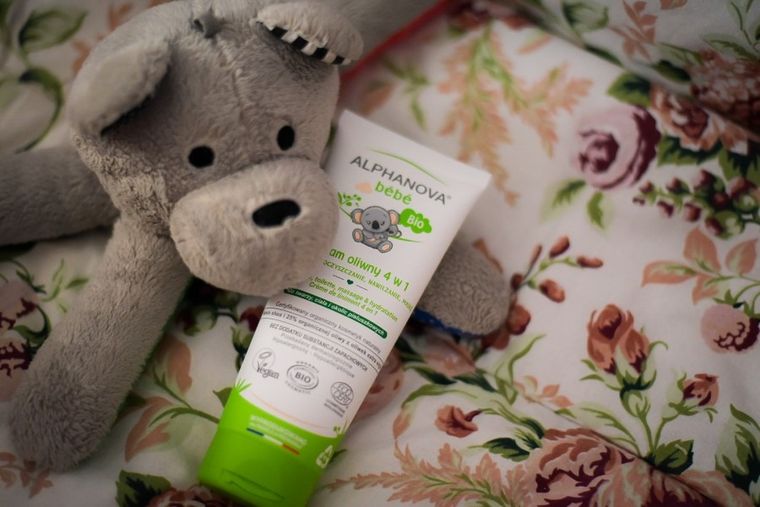 Alphanova Bebe, BIO Liniment, krem nawilżająco-oczyszczający 4w1, 200 ml