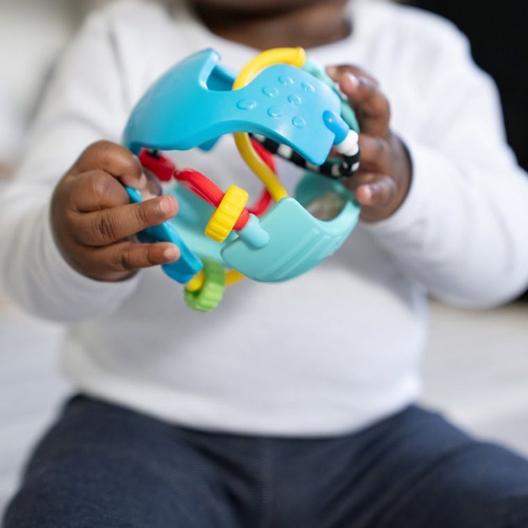 Baby Einstein, Rattle & Sense, piłka sensoryczna z gryzakiem