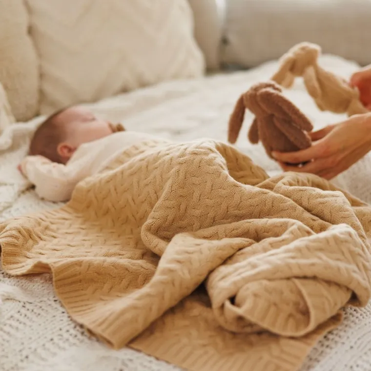 BabyOno, kocyk z wełny merino, ciemny beż