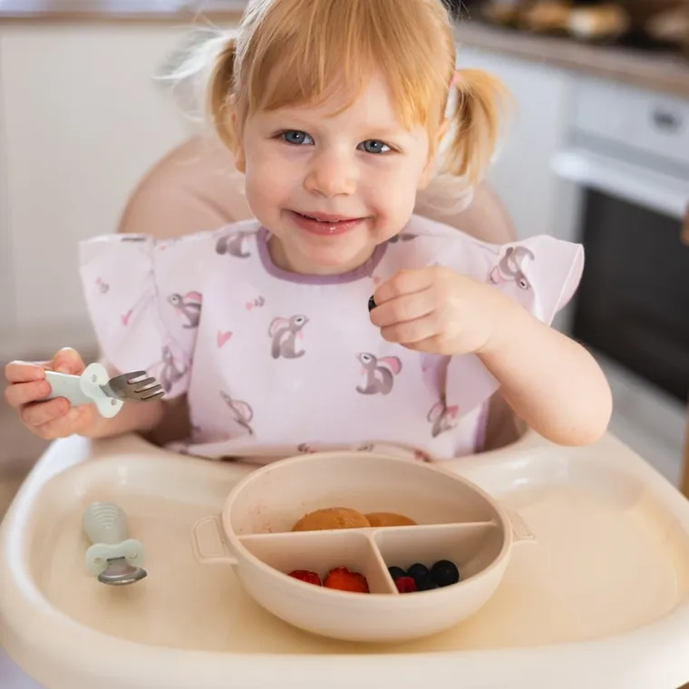 BabyOno, silikonowy talerzyk z przyssawką i przykrywką, beżowy