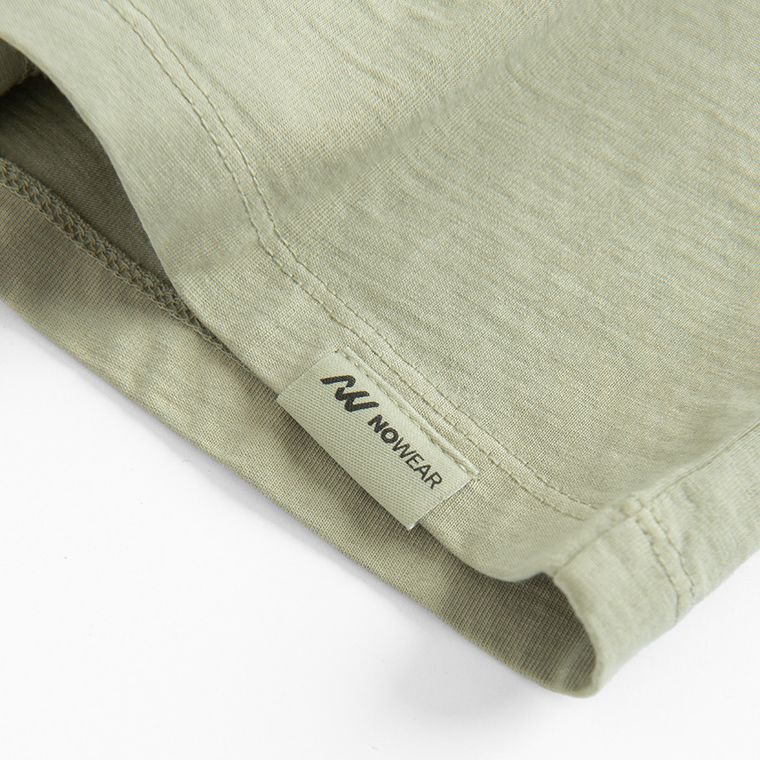 Bawełniany t-shirt o krótszym kroju boxy NOWEAR