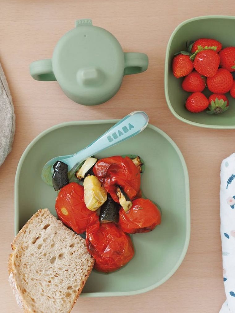 Beaba, silikonowy talerzyk z przyssawką, sage green