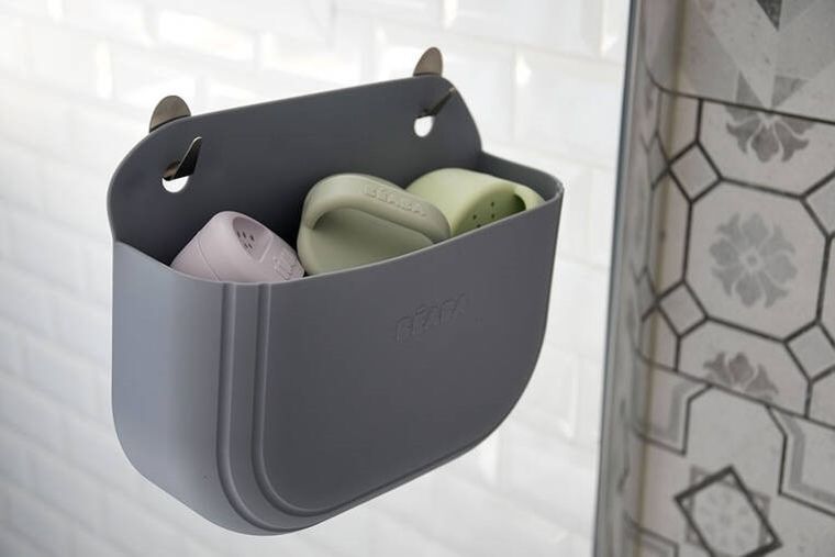 Beaba, silikonowy zestaw do kąpieli: zabawki Mint/multi colors i kosz do przechowywania Pebble