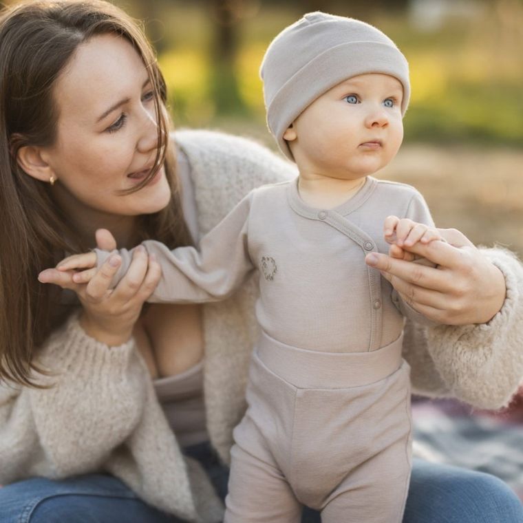Body dziecięce z długim rękawem, wełna merino, beżowe, Eevi