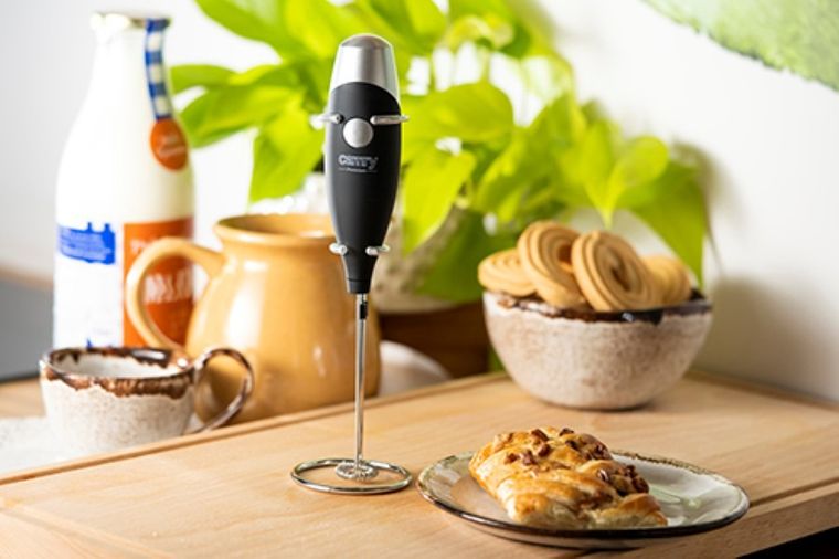 Camry, spieniacz do mleka z mieszadłem i stojakiem