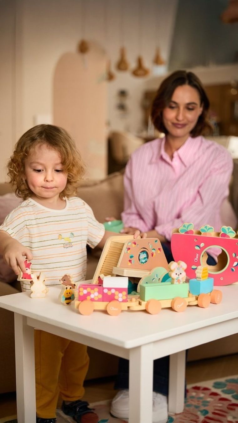 Chicco, My Wood Friends, drewniany pociąg z figurkami zwierząt