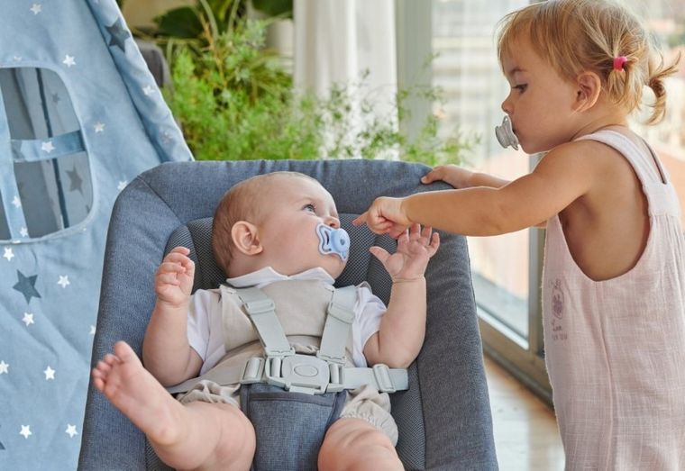 Chicco, Physioforma Light, smoczek uspokajający, silikonowy, niebieski, 6-16 m, 2 szt.