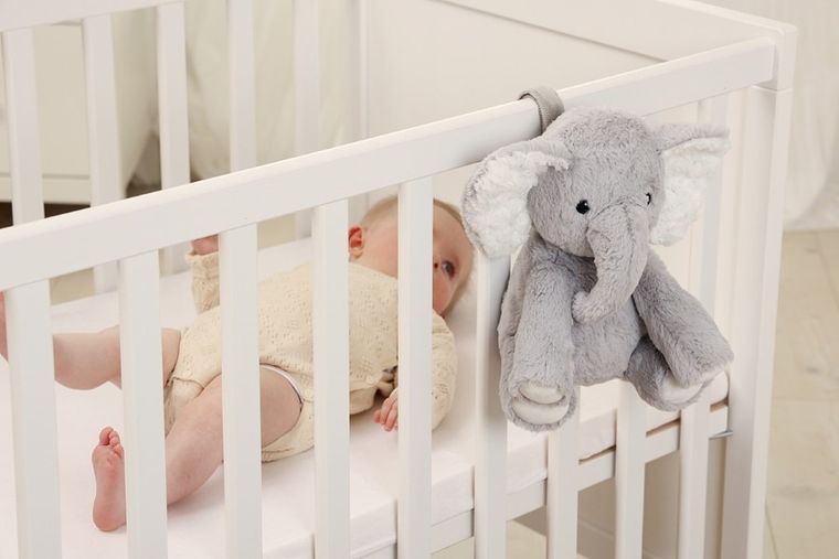 Cloud B, Elliot Elephant, szumiąca maskotka z muzyką