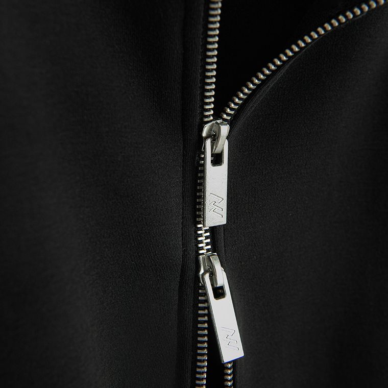 Dopasowana bluza sportowa crop z rozpięciem NOWEAR