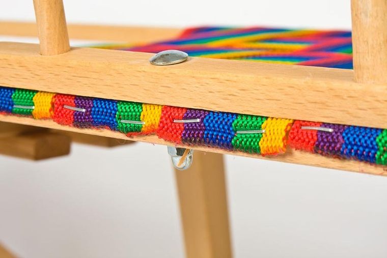 Enero, Nina, drewniane sanki z oparciem