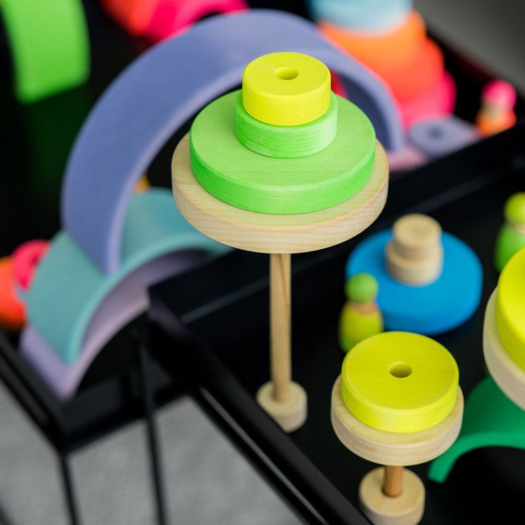 Grimms, wieża drewniana, neon green, 10 krążków
