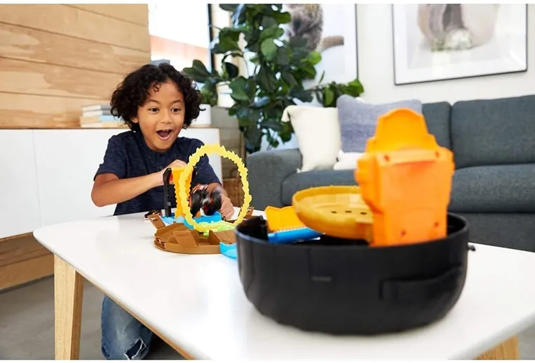 Hot Wheels, Monster Trucks, Opona - Kaskaderska arena, zestaw do zabawy