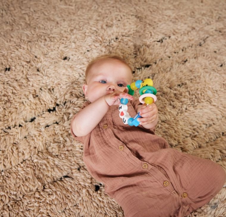 Infantino, bransoletka przyjaźni, gryzak