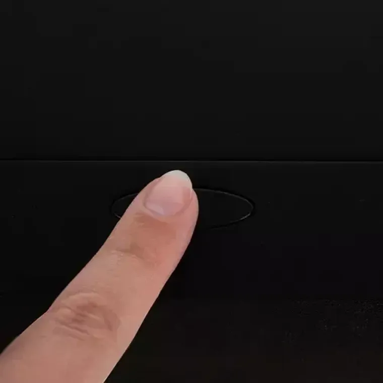 Izoxis, gniazdo chowane w blat, potrójne