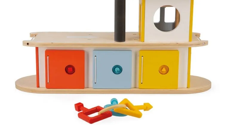 Janod, drewniany garaż piętrowy, zestaw z akcesoriami