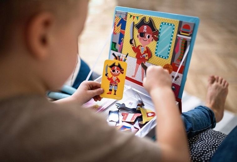 Janod, Magneti’book, Kostiumy, Chłopiec, magnetyczna układanka