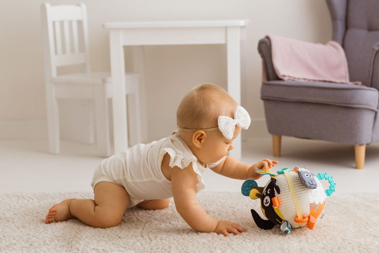JollyBaby, Farma, sensoryczna piłeczka z grzechotką i gryzakiem