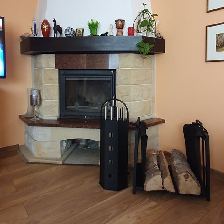 Kaminer, stojak na drewno kominkowe