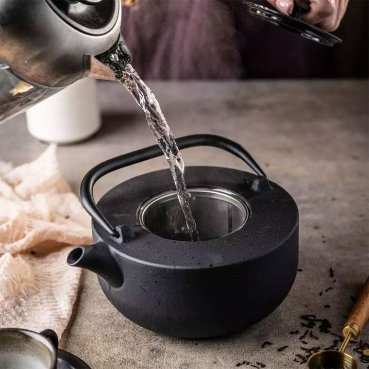 Kinghoff, zaparzacz żeliwny dzbanek z filtrem, 1.1l